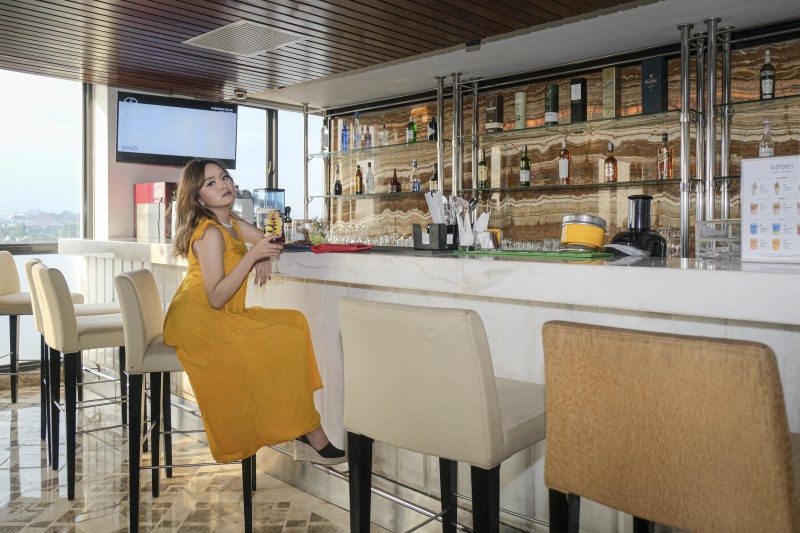 Chadis Rooftop Pool & Bar Hotel Swissbel-boutique Yogyakarta Hadirkan Entertainment Menarik Di Bulan Juni