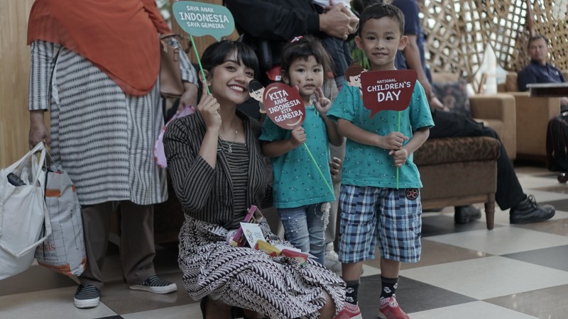 THE 1O1 Yogyakarta Tugu peringati Hari Anak Nasional dan berikan kejutan untuk penumpang Xpress Air tujuan Banjarmasin-Yogyakarta