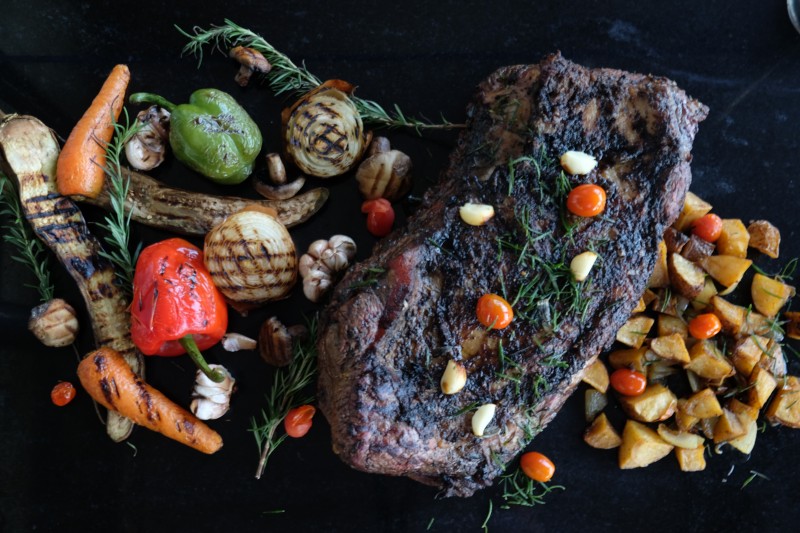 Menu Kuliner Meat and Grill dan Seafood Sepuasnya di Harper Mangkubumi Yogyakarta