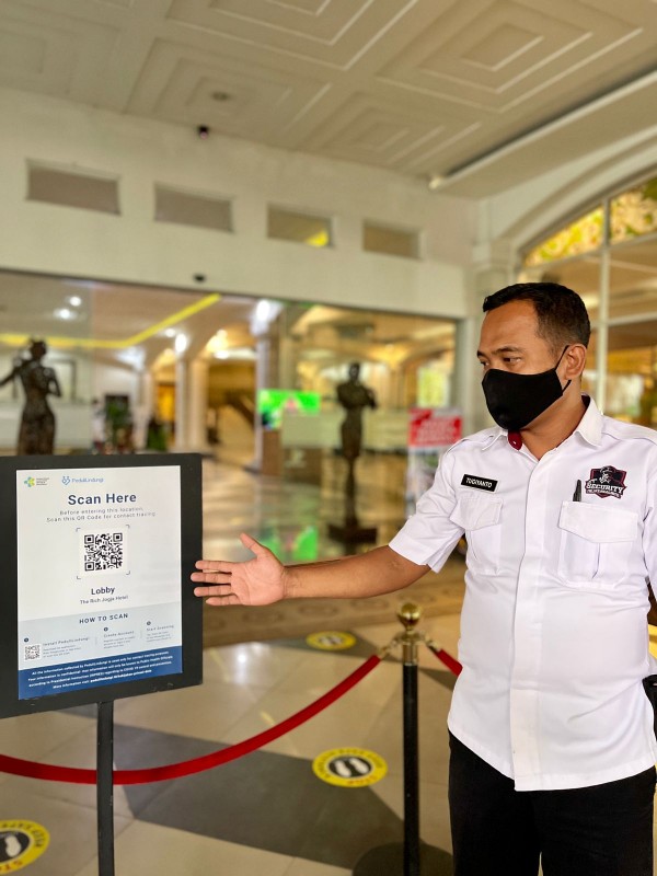 The Rich Jogja Hotel Menerapkan Scan QR Code Peduli Lindungi