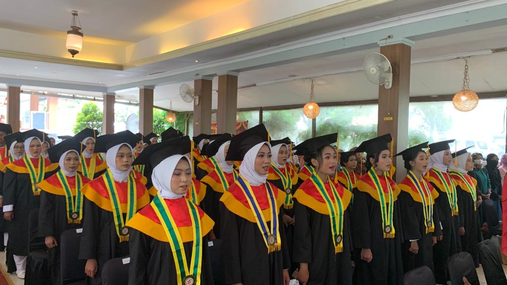 Wisuda Purna Siswa SMK Kesehatan Binatama Tahun 2022