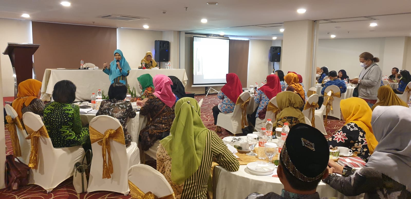 BKKBN DIY Sosialisasikan Pencegahan Stunting Kepada Awak Media Dan Berikan Penghargaan Kepada Petugas Lini Lapangan