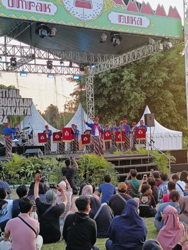 Pembukaan Pameran Seni Rupa dan Arsip Sastra Yogya 