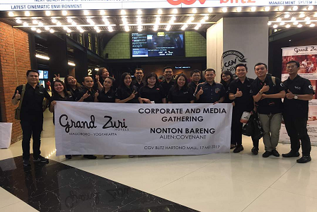 Grand Zuri Hotel Ajak Relasi Usahanya Untuk Nonton Bareng Film Alien