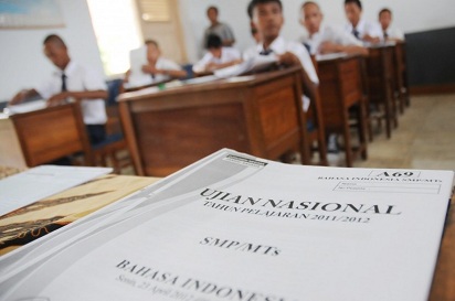 Bupati dan Wabup Sleman Pantau UN SMK Hari Pertama
