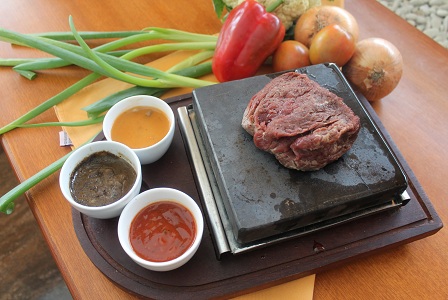 Hot Stone Steak Istimewa Di GQ Hotel Yogyakarta