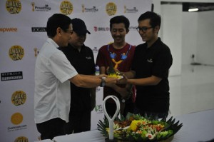 penyerahan_tumpeng.jpeg